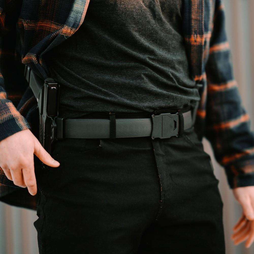 Shield Arms Apogee Black Buckle/Black Belt